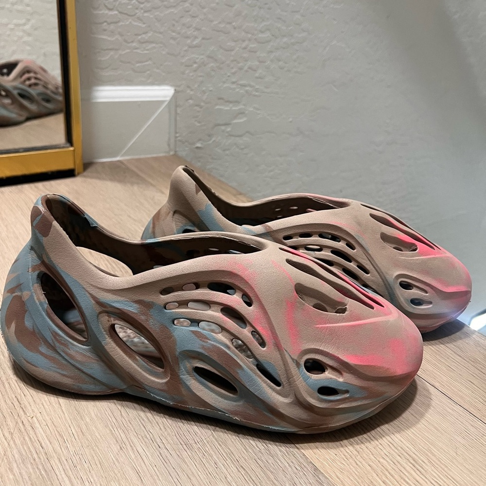 Foam runner sand grey